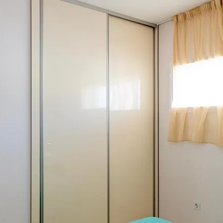 Esmeralda. Lovely And New Right By The Ocean! Апартаменты *